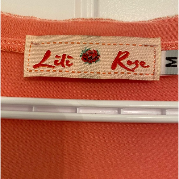 PRETTY SIZE MEDIUM PEACH WITH CREAM ACCENTS LONG SLEEVE T SHIRT V NECK - Picture 3 of 13